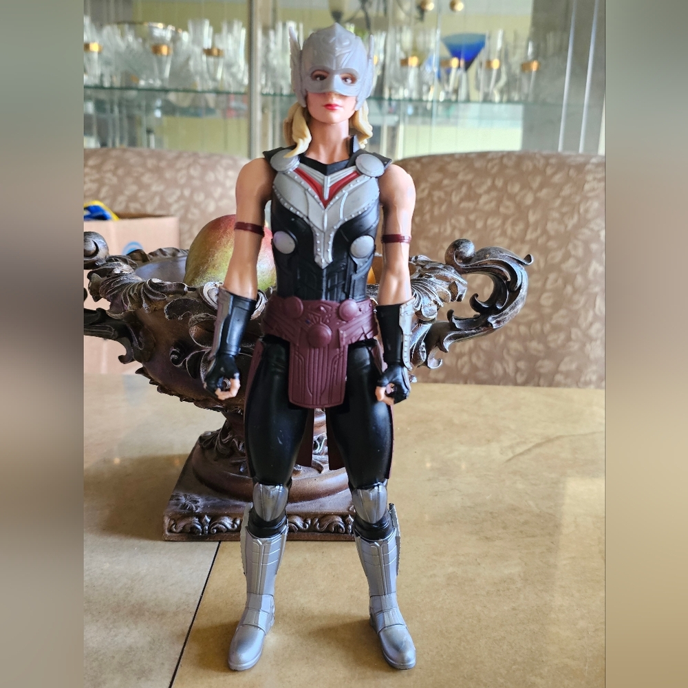 Marvel Avengers Titan Hero Series Mighty Thor Toy, 12-Inch-Scale Thor: Thunder F